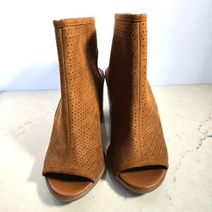 NWOT Circus by Sam Edelman Women's Kammie-2 Brown Ankle Peep Toe Booties Size 7